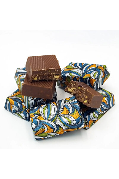 Fustuq & Hail شوكولاتة الحليب البلجيكية مع المكسرات المختلطة