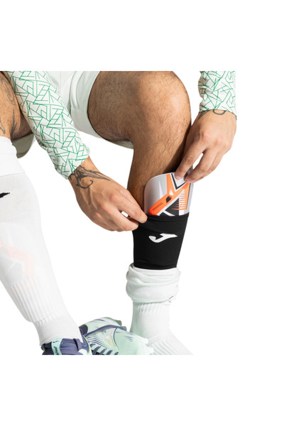 Joma J-PRO shin guards silver M