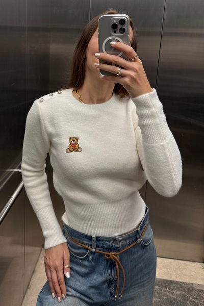 Noi Belis Soft Textured Teddy Bear Embroidered Knit Sweater Aw25Kz0031