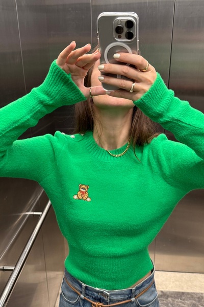 Noi Belis Πλεκτό πουλόβερ με μαλακή υφή με κέντημα αρκουδάκι AW25KZ0031