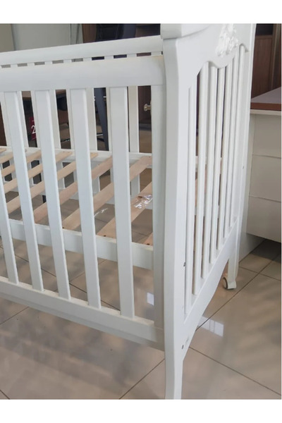 DEC34 Practical and elegant white bed for your child's room