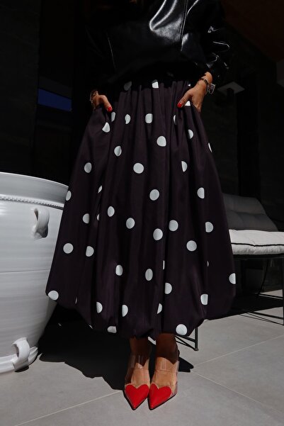 Özge Özgenç Polka Dot Balloon Skirt
