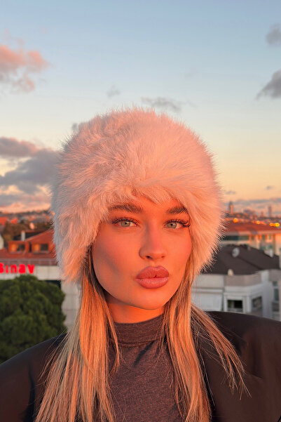 Mavelle Women's White Russian Style Kalpak |   Slavic, Mongolian Faux Fur Women's Hat