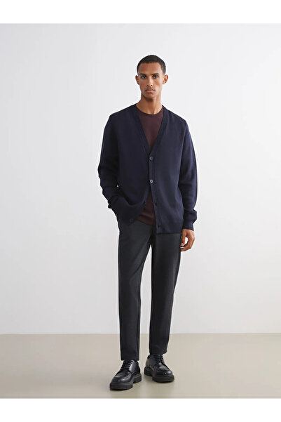 LC Waikiki LCW VisionLacivert Standart Kalıp V Yaka Erkek Triko Hırka