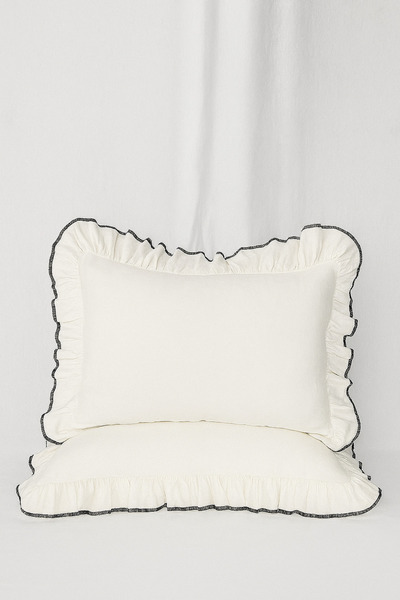 PUREYSMA 100% Cotton Poplin Ruffled Pillowcase Set of 2 - 70X50 cm Decorative Throw Pillow Cover Cream Black