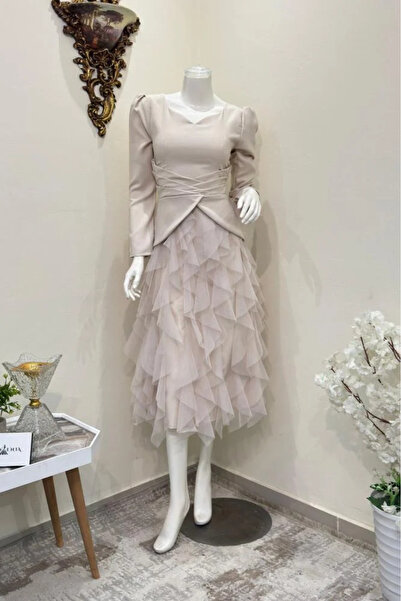 narvenia Luxurious dress with draped and ruffled design