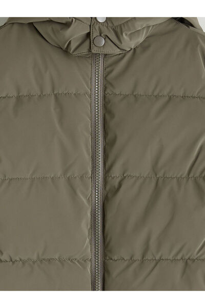 LC Waikiki Sparkling Choices from Shining Store |   Hooded Boys' Puffer Jacket