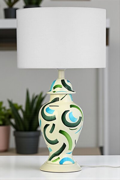 Shihon Shehon table lamp with a stylish and modern design