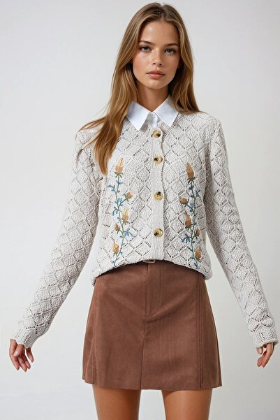 VAGGON Women's Beige Openwork Floral Embroidered Buttoned Knitwear Cardigan Vs00860