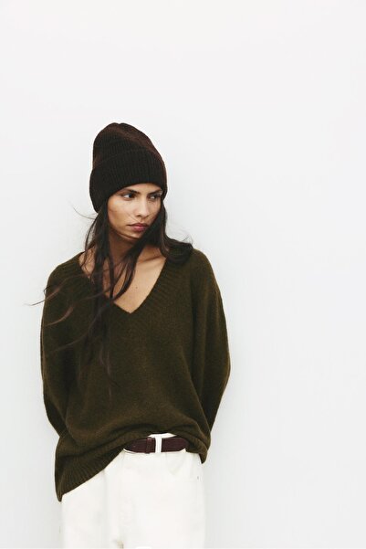 Pull & Bear V-neck sweater