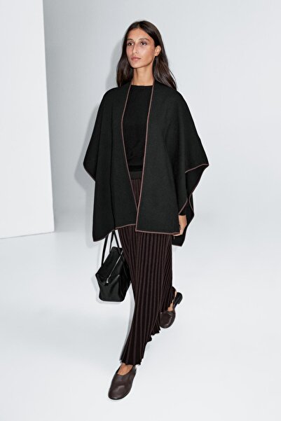 Massimo Dutti Kontrast detaylı triko panço