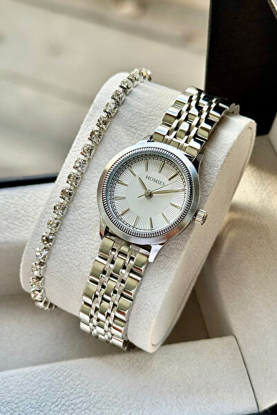 Homies ساعة يد نسائية بسوار فولاذي لا يتغير لونه مع علبة هدايا وسوار هدية. HM...