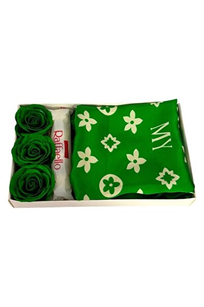 velve Pachet Mystery Green cu esarfa, 3 trandafiri de sapun si praline Raffae...