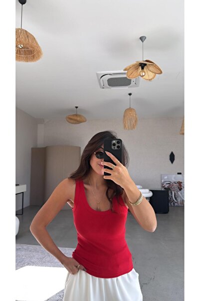 Buket Teke Червена тениска с V-образно деколте и ребристи ръкави