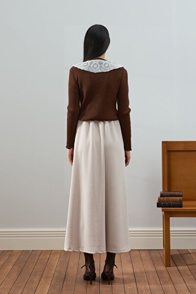 Ceylan Otantik Πικρό καφέ πλεκτό ζακέτα με λευκό γιακά