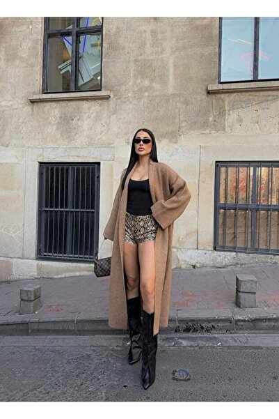 solena sln سترة محبوكة ذات ياقة ملفوفة وأكمام طويلة واسعة ذات نسيج سميك بطول ...