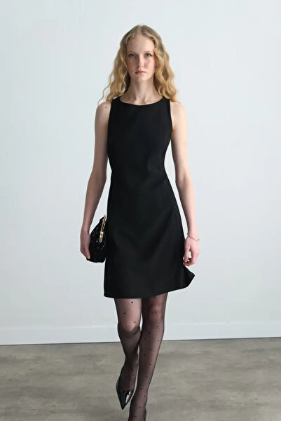 Gusto Krep Jile Dress - Black
