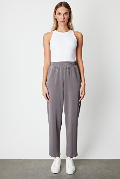 ON Φούτερ με φαρδύ πόδι με λεπτομέρεια με κουμπιά FASHION