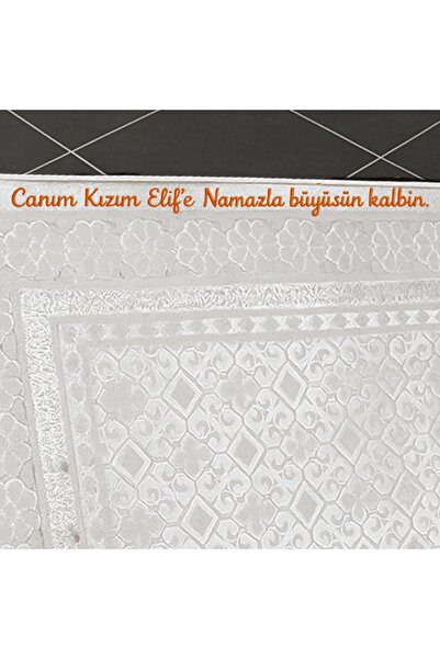 Tesbihane Kişiye Özel Nakış İşlemeli Saf İpek Kadife Kumaştan Beyaz Renk Hediyelik Seccade