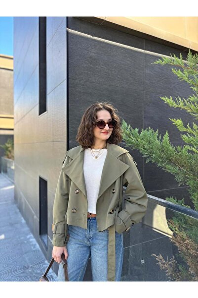 Sude Kızanlıklı Kuşaklı Kruvaze Kısa Trençkot