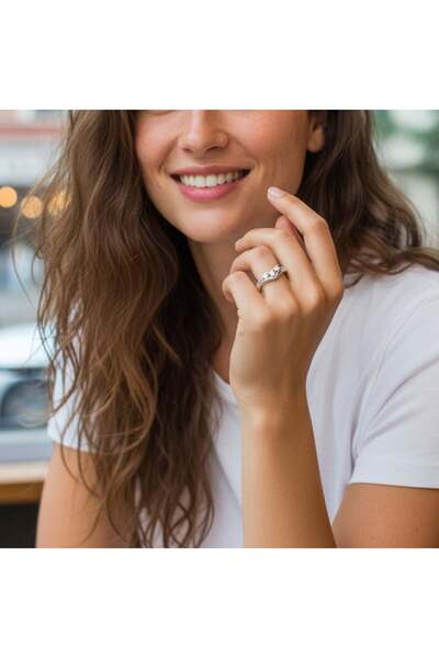 toptanhanem خاتم فضي اللون من الفولاذ المقاوم للصدأ – تصميم عصري مع حجر الزركون القابل للتعديل