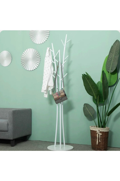 Un علاقة ملابس بتصميم شجرة أنيق وعصري - مثالية لتنظيم الملابس والحقائب