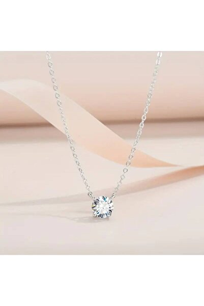 Yuchicly قلادة نسائية أنيقة من الزركون – براقة وعصرية