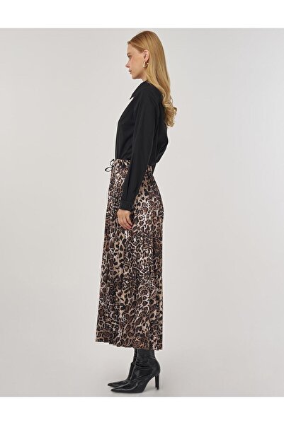 KYR Leopard Pattern Pleated Skirt Beige