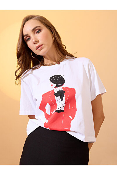 Globus By Styli White Lady Graphic Print Boxy Crop T-Shirt