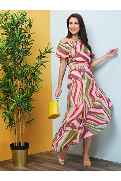 Globus By Styli تنسيقات متعددة من بلوزة قصيرة وتنورة مكشوفة الأكتاف