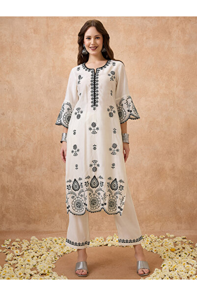 Globus By Styli Women Off-White Scalloped Hem Embroidered Kurta and Straight Pant Set