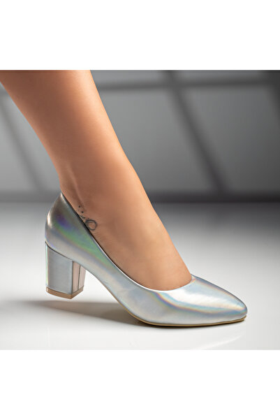 Modlet.ro Γυναικεία ασημένια γόβα με χοντρό τακούνι MOD03690