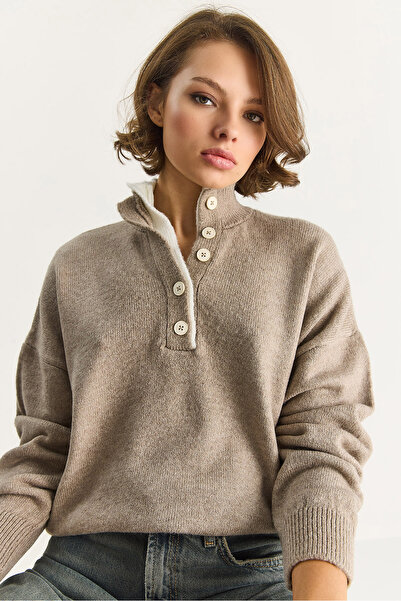 Bianco Lucci Women's 2-Patch Button Detailed Knitwear Sweater Tk251023 60284092