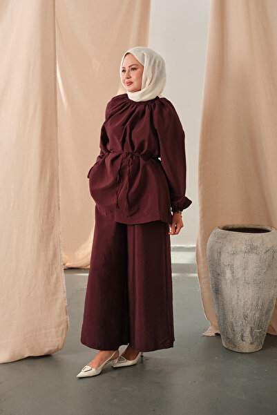 LOCCO Women's Suit with Elastic Detail at the Collar, Burgundy