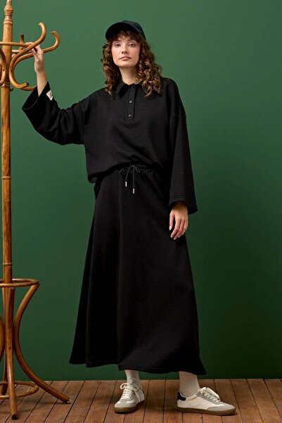 Ceylan Otantik Black 3 Thread Neckline Bodysuit & Skirt Set