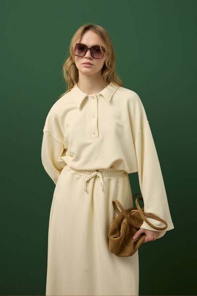 Ceylan Otantik Ecru 3 Thread Neckline Bodysuit & Skirt Set