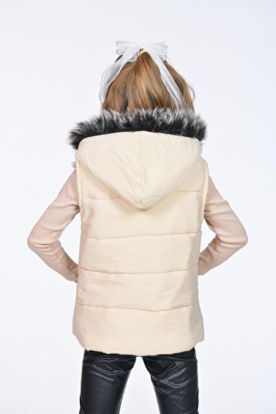 Kamex Girls' Embroidered Winter Puffer Vest