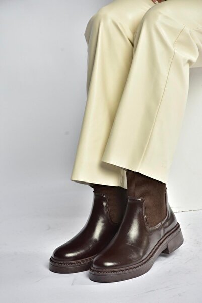 Fox Shoes V676556909 Γυναικείες μπότες με λεπτομέρεια από καουτσούκ καφέ