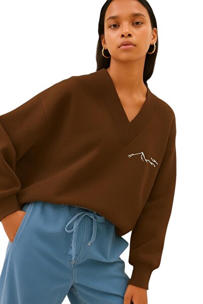 DM DOLCE MORE سترة رياضية بطبعة جبلية للجنسين بياقة على شكل حرف V