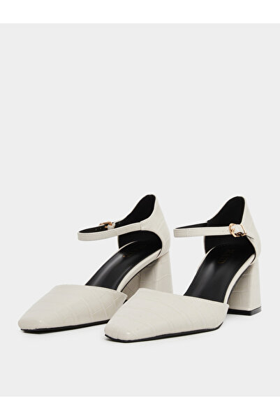 Raid By Styli Lydia Textured Block Heel Shoes