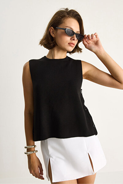 Bianco Lucci Women's Crew Neck Side Button Accessory Knitted Blouse 20247586