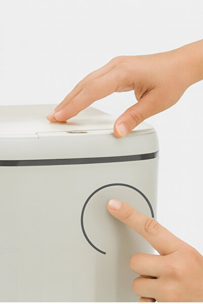 Clevora 20 Litre Sensörlü Açıp Kapanan Akıllı Teknolojik Çöp Kovası 4 Pil Yanında