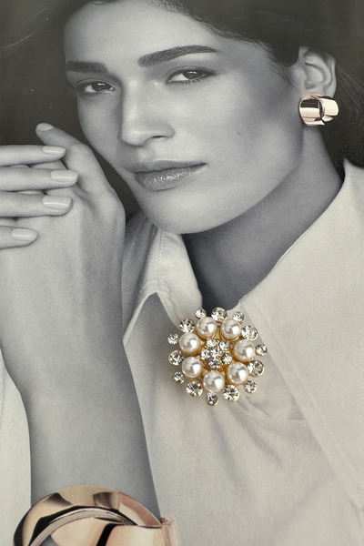 Modex Çiçek Formunda Taş Ve İnci Detaylı Gömlek Ve Kol Düğmesi Broş (2cm)