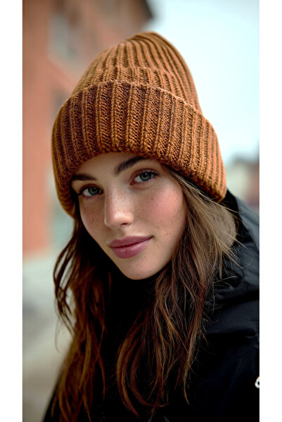 LAGRANZE М'ЯКА ВОВНЯНА ЖІНОЧА ШАПКА