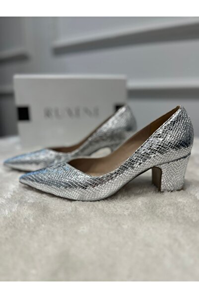 RUXENE DORA GOLD - GÜMÜŞ YILAN DERİSİ DESENLİ KALIN TOPUKLU 5 CM SİVRİ BURUN TOPUKLU AYAKKABI