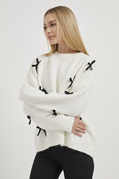 Arma Life Women's Ribbon Patterned White Oversize Knit Sweater