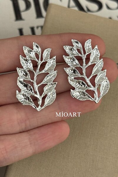 MioArt أقراط فضية على شكل ورقة شجر