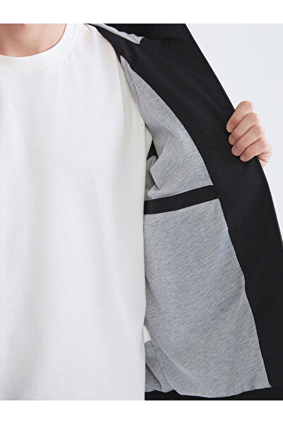 LC Waikiki Siyah Standart Kalıp Kapüşonlu Erkek Mont