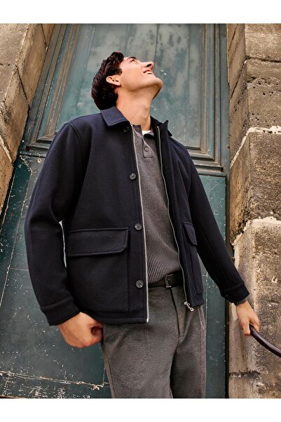 LC Waikiki معطف قياسي بياقة قميص للرجال