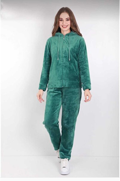 Wild Love Training lady embarrassed